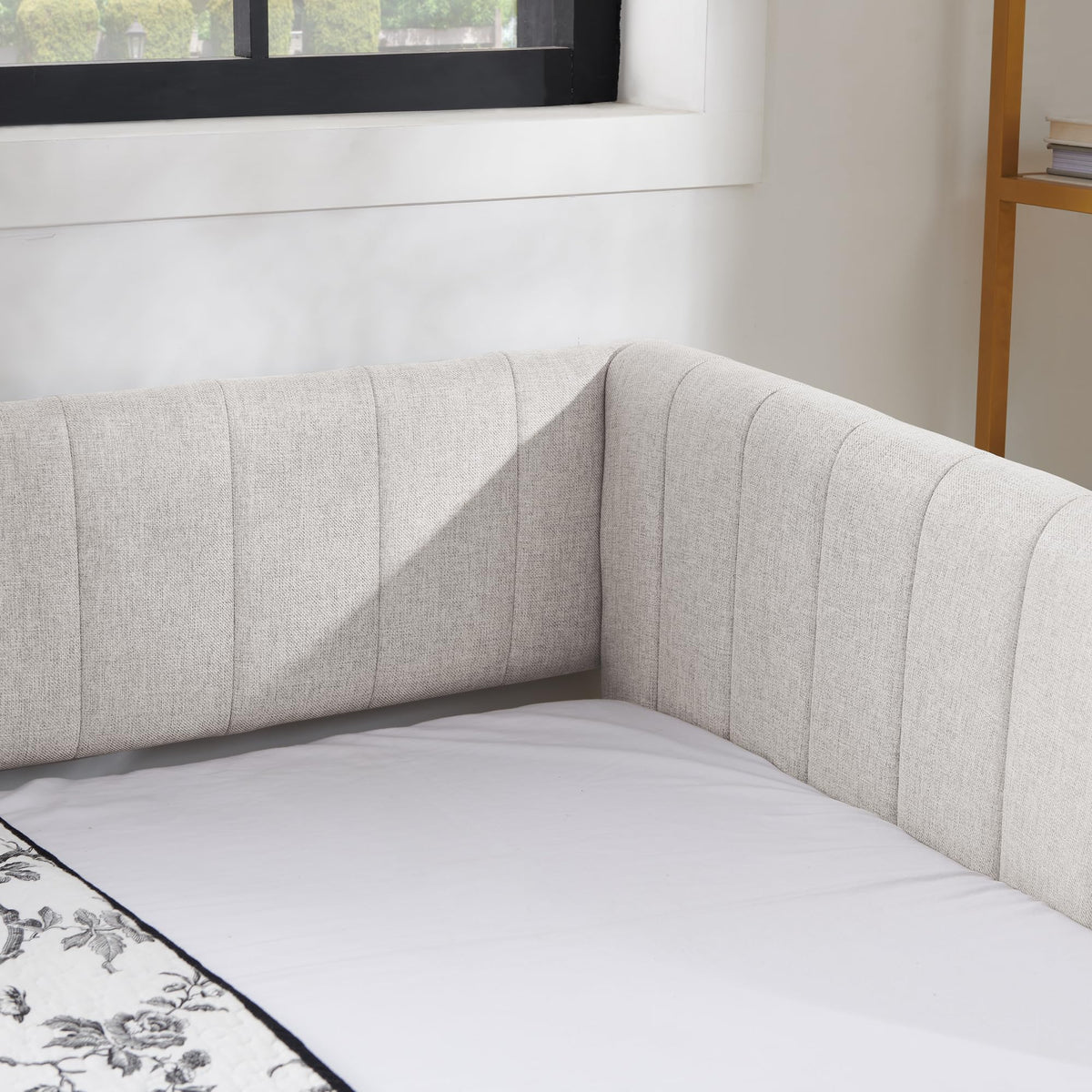 Beige Linen Twin Size Upholstered Daybed with Trundle and Headboard Z788